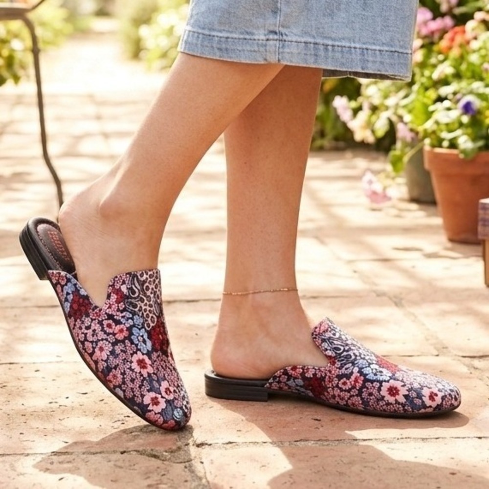 Born Ingah Floral Tapestry Mules Red Pink Black Fabric Flats F47105 Size 7 BoHo